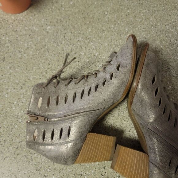 Paul Green Bali Silver Peep Toe Perforated lace Up Heels Size 6.5 UK 4 - Picture 7 of 9